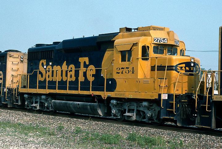 ATSF 2754 - GP30.jpg